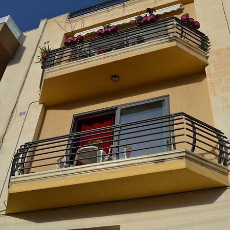 Mellieha Town Centre Bright & Spacious 3 Bedroom Apartment Exteriör bild