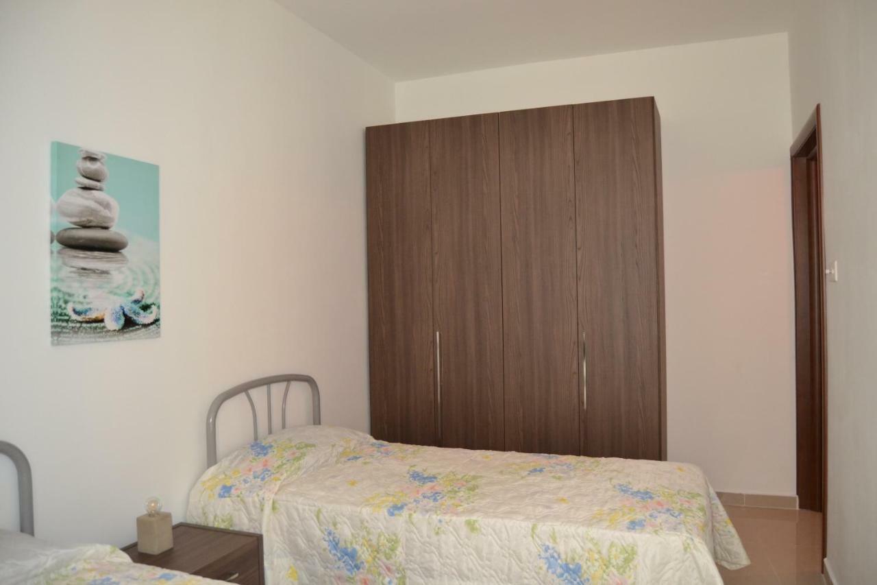 Mellieha Town Centre Bright & Spacious 3 Bedroom Apartment Exteriör bild