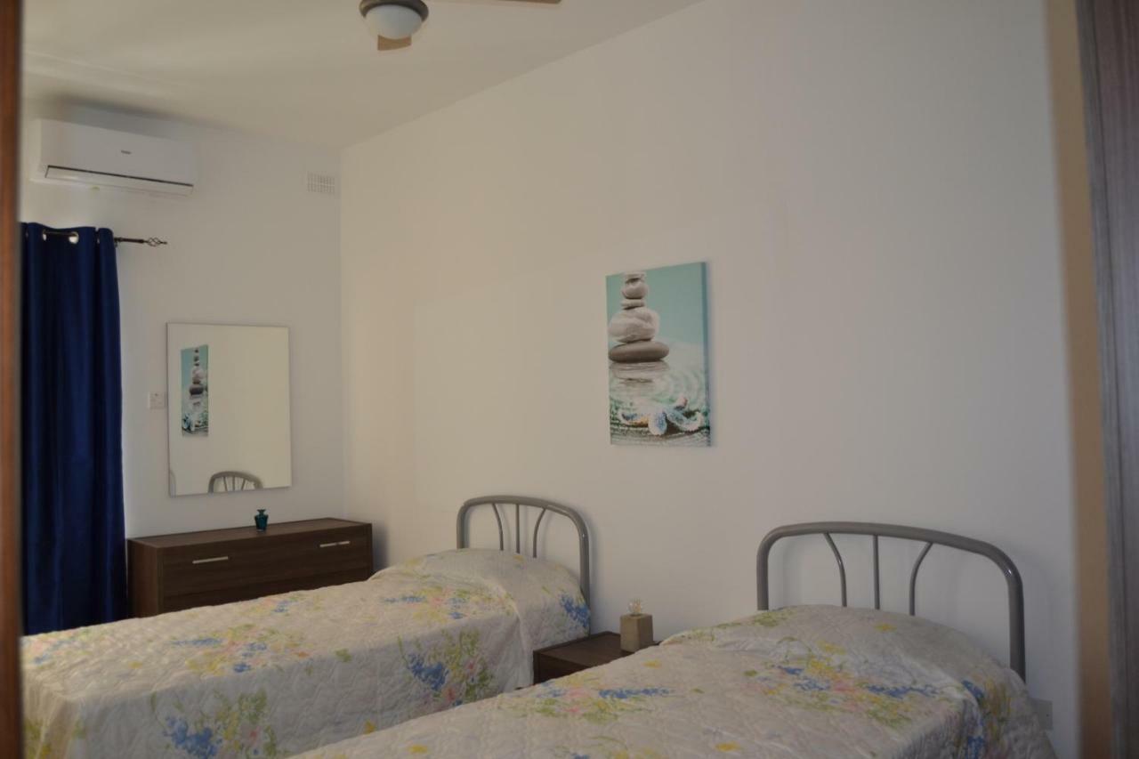 Mellieha Town Centre Bright & Spacious 3 Bedroom Apartment Exteriör bild
