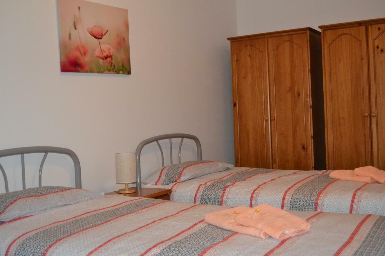 Mellieha Town Centre Bright & Spacious 3 Bedroom Apartment Exteriör bild