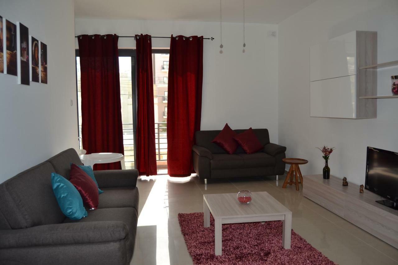 Mellieha Town Centre Bright & Spacious 3 Bedroom Apartment Exteriör bild