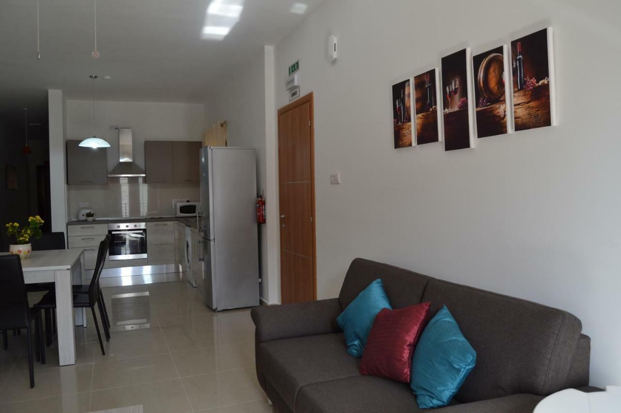 Mellieha Town Centre Bright & Spacious 3 Bedroom Apartment Exteriör bild