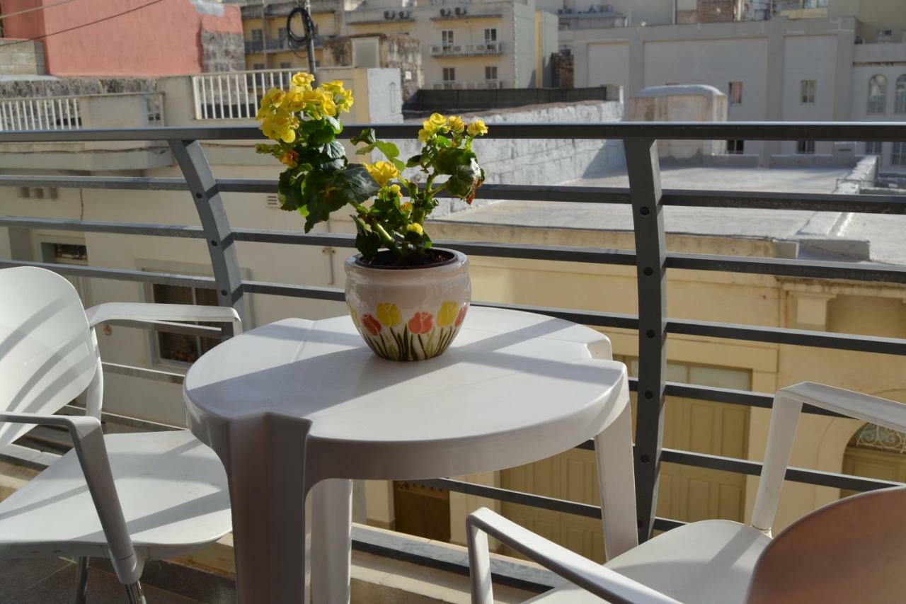Mellieha Town Centre Bright & Spacious 3 Bedroom Apartment Exteriör bild