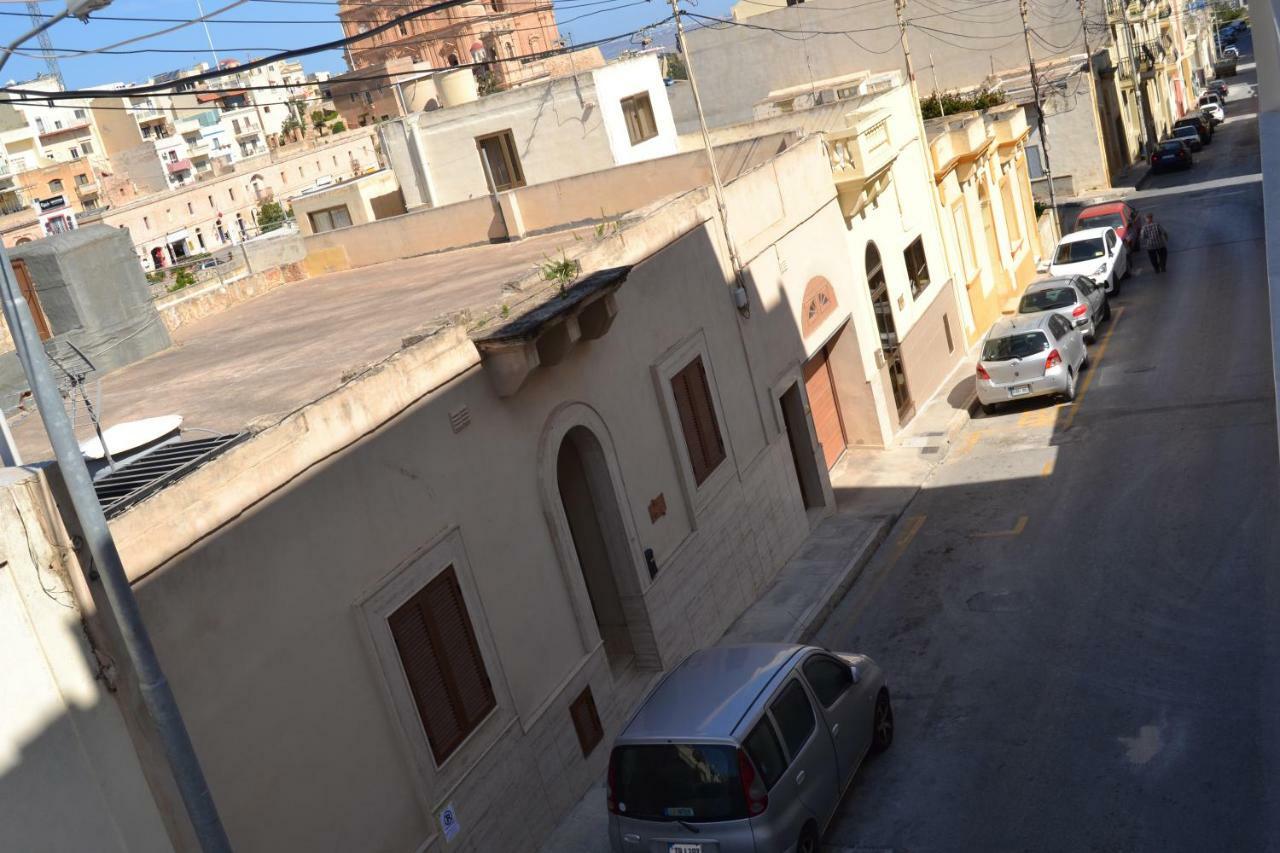 Mellieha Town Centre Bright & Spacious 3 Bedroom Apartment Exteriör bild